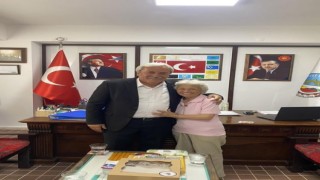 Başkan Şahine öğretmeninden sürpriz ziyaret