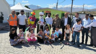 Başkan Zelyurt depremzede vatandaşlar bayramlaştı