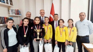 Bayburtun badminton başarısı