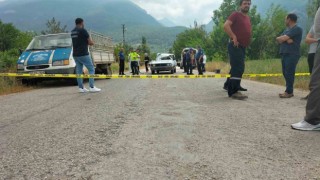 Bayram alışverişine giden kardeşleri kaza ayırdı: 1 ölü,3 yaralı