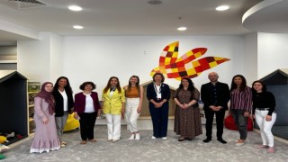 Bebek ve Çocuk Kütüphanesi, depremzede aileleri ve minik kaşifleri ağırladı