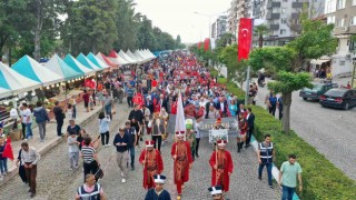 Bergama Festivaline Hadise damgası