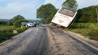 Bilecikte minibüs ile otomobil çarpıştı: 11 yaralı
