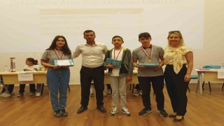 Bilgi yarışmasının kazananı, Şehit Esin Akay Ortaokulu oldu