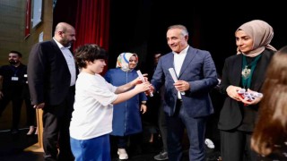 Bilim merkezi öğrencileri yılsonu etkinliğinde yeteneklerini sergiledi