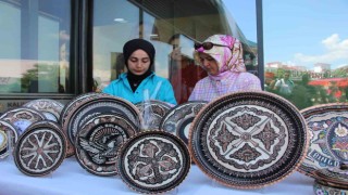 Bingölde kadınların el emeği göz nuru ürünleri sergilendi