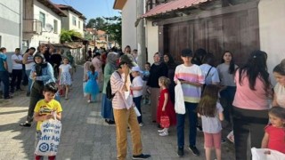 Denizli'de asırlık gelenekl "Çörek Derme" mahalle sokaklarında