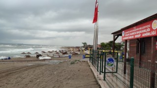 Binlerce kişinin akın ettiği o sahilden tatilcileri üzecek haber