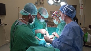 Bitliste 15 haftalık gebe hastaya ‘Torsiyone Over Kisti ameliyatı