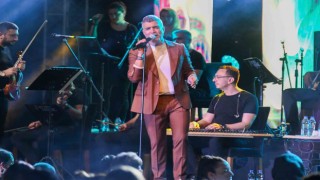 Bodrumda Özcan Deniz izdihamı