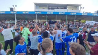Bodrumsporlu taraftarlar galibiyeti kutladı