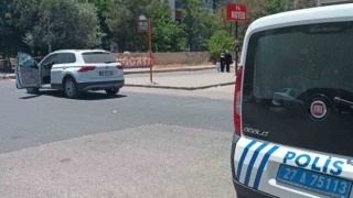 Boşanma aşamasındaki karısının ve kayınpederinin bulunduğu araca kurşun yağdırdı: 2 ölü