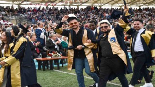 BŞEÜde 2 bin 713 öğrenci mezun oldu
