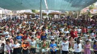 Buharkentte çocuklar kukla festivalinde eğlendi