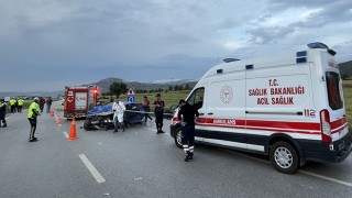 Burdur’da İki Otomobilin Çarpıştığı Kazada 5 kişi Yaşamını Kaybetti