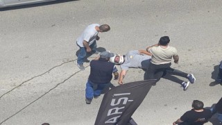 Bursada otomobil ile çarpışan motosiklet sürücüsü yaralandı