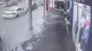 Bursada şiddetli yağmur hayatı olumsuz etkiledi