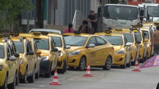 Bursada taksiciler uzun kuyruklar oluşturdu