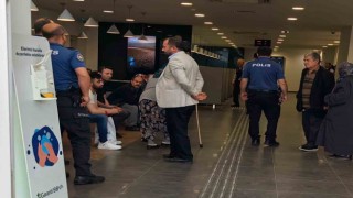Bursada yaşlı kadını dolandırılmaktan polis kurtardı
