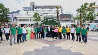 Büyükşehir Denizlililere binlerce fesleğen dağıttı
