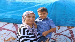 Çadırdaki doğum günü anneyi hüzünlendirdi