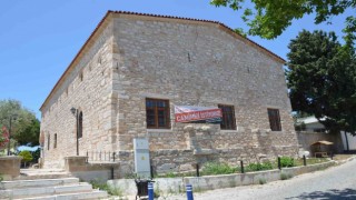 Cami kapalı, mescit güvenli değil, cemaat tepkili