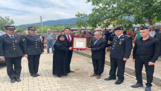 Çanakkaleli Şehit Jandarma Uzman Çavuşun ailesine şehadet belgesi verildi