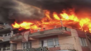 Çatı katı alev alev yandı, vatandaşlar korku dolu anlar yaşadı