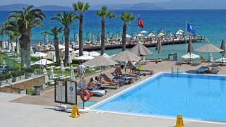 Çeşmeli turizmciler, bayrama hazır