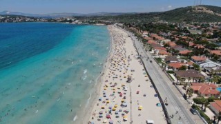 Çeşmenin nüfusu 1 milyonu aştı, plajlar doldu taştı