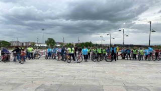 Çocuk işçiler için pedal çevirdiler