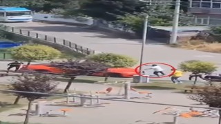 Çocuk parkında silahlı dehşet: O anlar kamerada