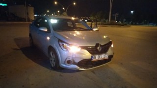 Çorumda iki otomobil çarpıştı: 2 kişi yaralandı