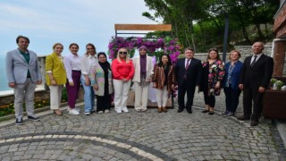 Cumhurbaşkanı Başdanışmanı Saadet Oruç, ‘Kadınlar El Ele Karma Sergisini ziyaret etti