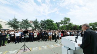 Cumhurbaşkanı Erdoğan, Haydarpaşa Lisesinde karne törenine katıldı