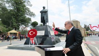 Cumhurbaşkanı Erdoğan, Lefkoşada Atatürk Anıtına çelenk bıraktı