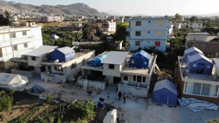 Deprem korkusu öyle bir şey yaptırdı ki, gören bir daha bakıyor