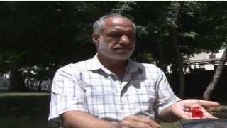 Deprem sonrası bulduğu altının sahibini arıyor