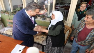 Depremzede kadının ısrarına Bakan Koca Hayır diyemedi