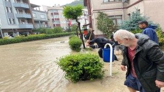Dere taştı, turizm kenti Amasra sular altında kaldı