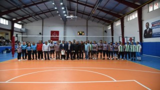 Develide voleybol coşkusu