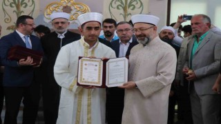 Diyanet İşleri Başkanı Erbaş, Sakaryada 71 hafıza icazet verdi