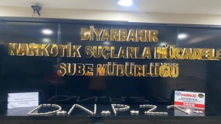 Diyarbakırda 4 kişinin sindirim sisteminden 840 gram eroin ele geçirildi: 4 kişi tutuklandı