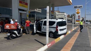 Diyarbakırda çarpışan otomobillerden biri petrol istasyonuna daldı: 1i çocuk 5 yaralı