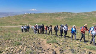 Doğaseverlerden Meydan Gölü ve Gürgür Baba Tepesine yürüyüş