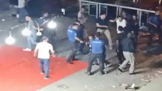 Düğün değil meydan savaşı: Emniyet güçlerine taşlı, sopalı ve baltalı saldırı