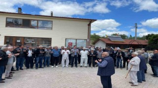 Dumlupınarda 9 hacı adayı dualarla kutsal topraklara uğurlandı
