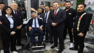Dünyanın gözdesi Türk berberlerden Paraguaylı meslektaşlarına eğitim