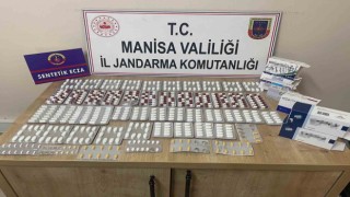 Eczane çalışanının evinde yüzlerce sentetik ecza hapı ele geçirildi