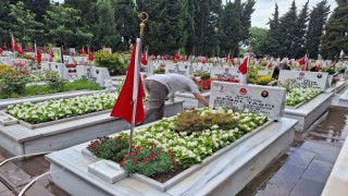Edirnekapı Şehitliğinde buruk Babalar Günü